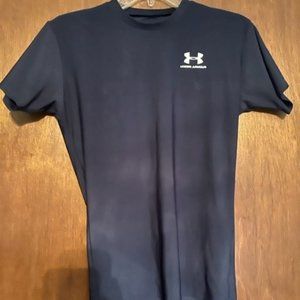 Women's Under Armour short sleeve navy tshirt size Large